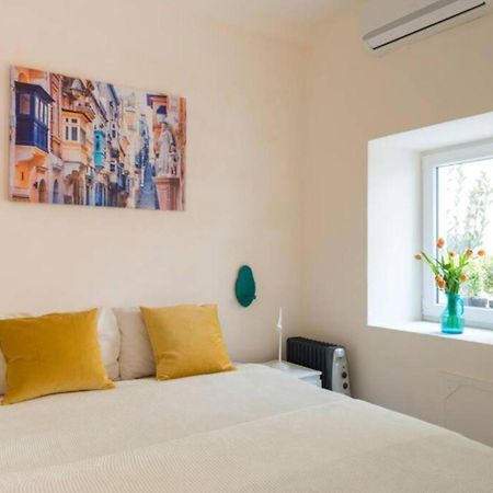 Authentic Gf Apartment With Terrace At The 3 Cities Marina Cospicua Extérieur photo