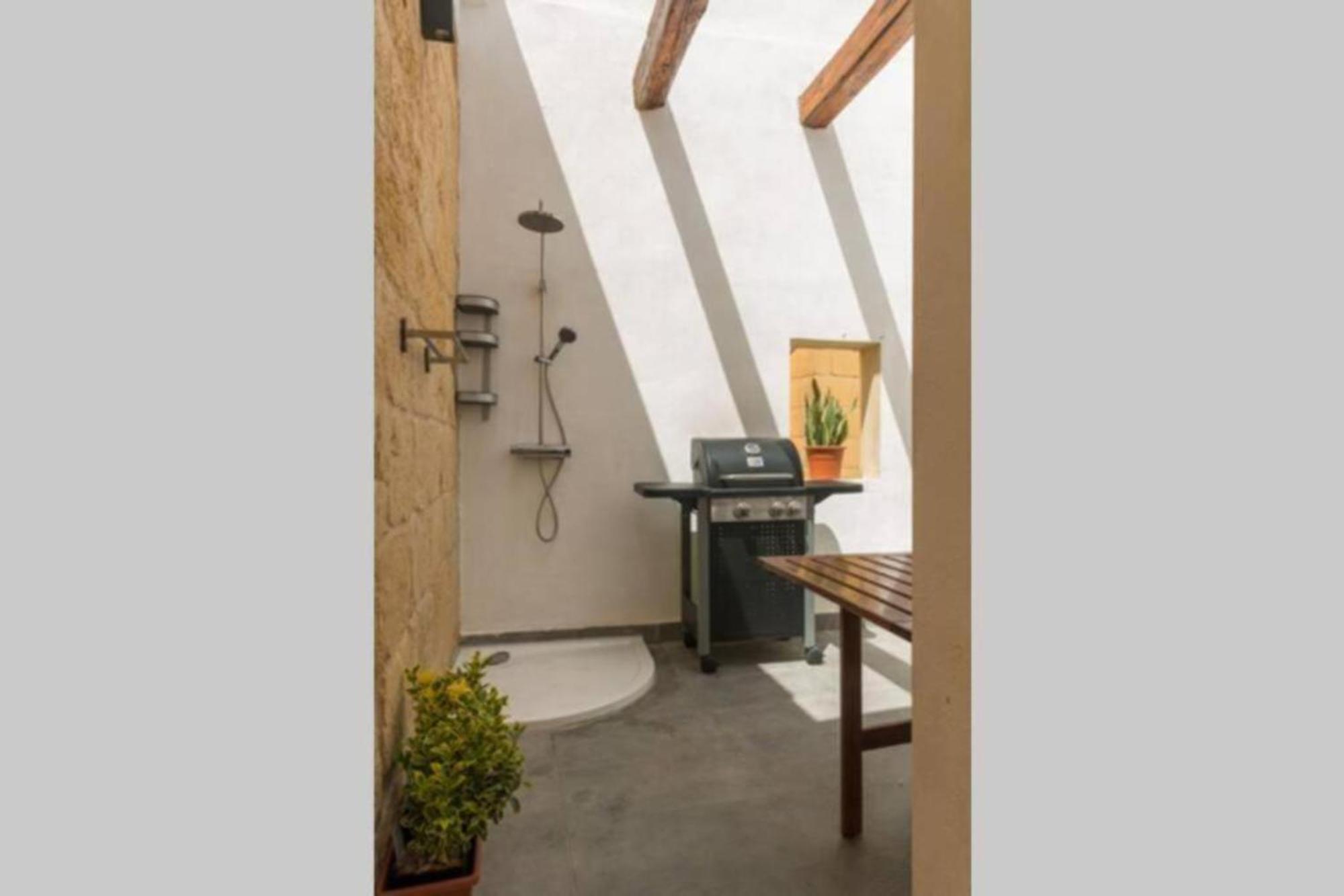 Authentic Gf Apartment With Terrace At The 3 Cities Marina Cospicua Extérieur photo