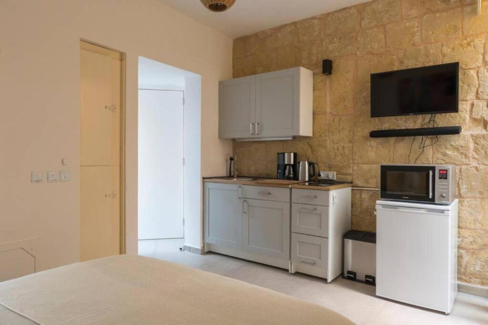 Authentic Gf Apartment With Terrace At The 3 Cities Marina Cospicua Extérieur photo